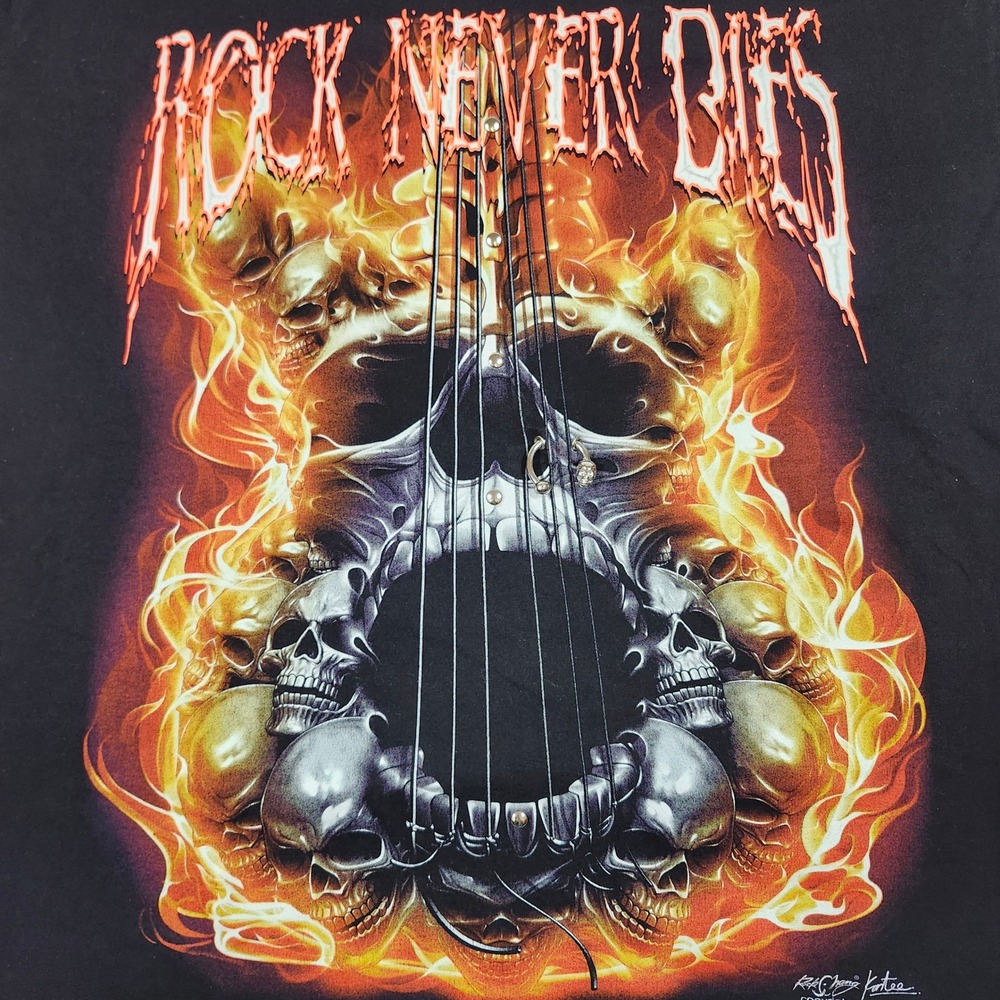 Rock Never Dies Mens Black Skull Guitar Flame Graphic T-Shirt with Piercing XL - Picture 2 of 7